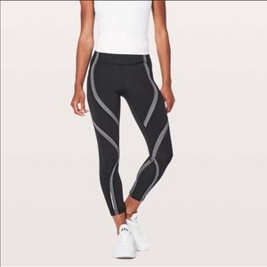 Lululemon wild twist size 8